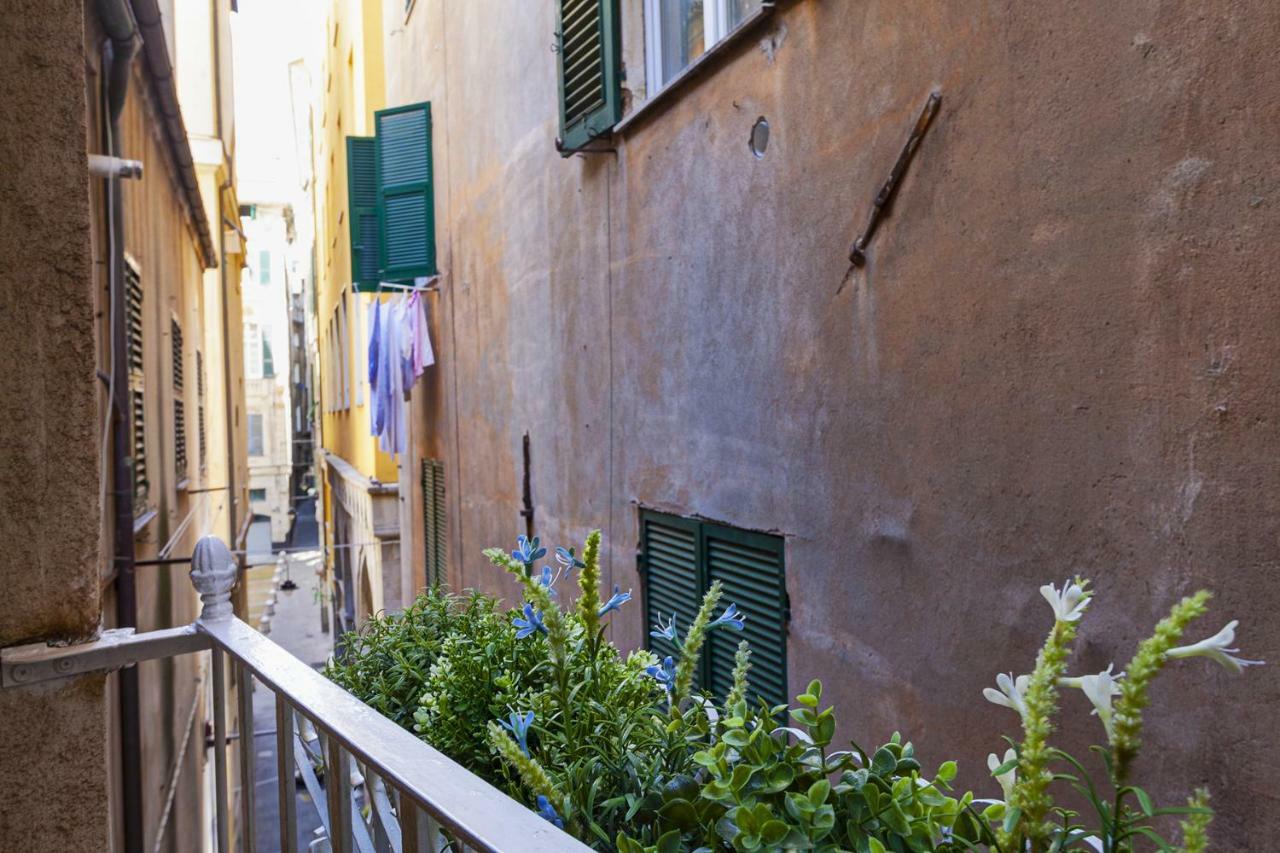 Wood And Stone Apartment In The Historical Center Génova Exterior foto