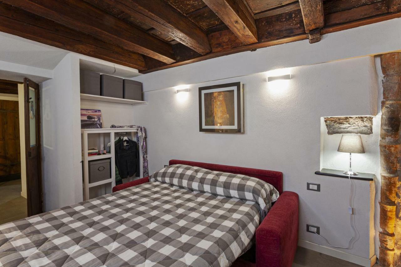 Wood And Stone Apartment In The Historical Center Génova Exterior foto